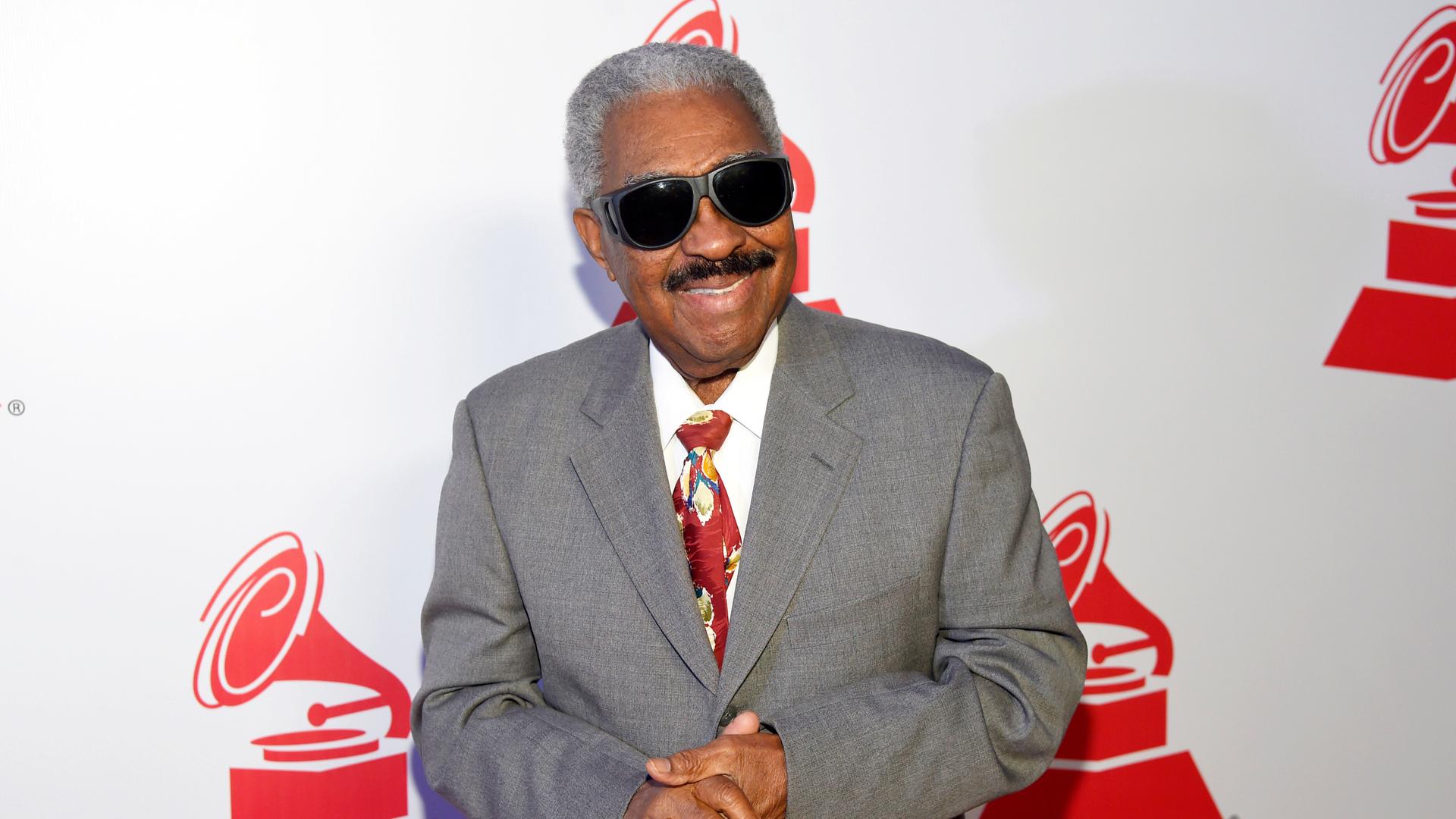 Rafael Ithier von El Gran Combo de Puerto Rico bei der Verleihung der „Lifetime Achievement and Trustees Awards” im Jahr 2015 in Las Vegas im Ka Theater im MGM Grand Hotel.