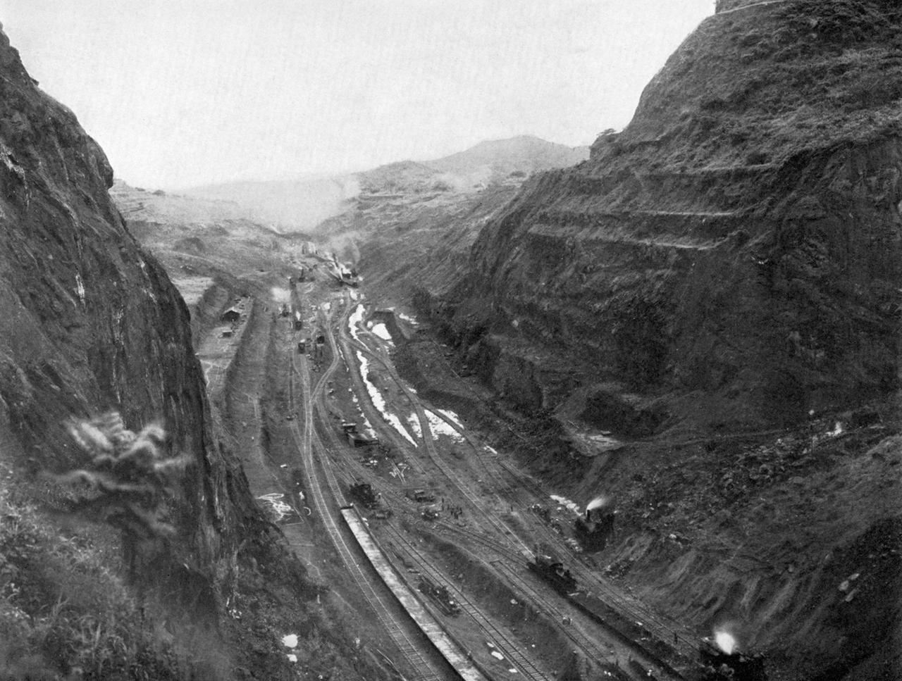 Bau des Panama-Kanals: Die tiefste Grabungs-Stelle 1907, der Gaillard/Culebra-Durchstich