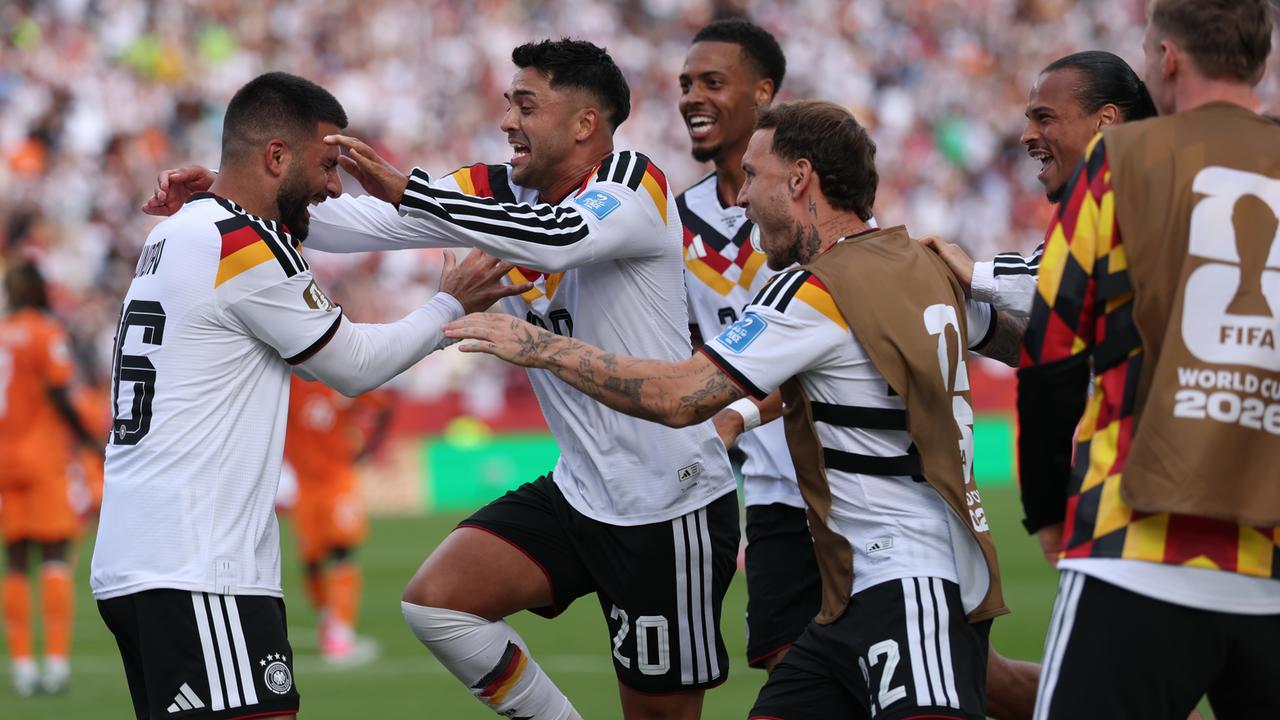 Deniz Undav (Deutschland) und seine Mitspieler bejubeln sein Siegtor zum 2:1 im zweiten WM-Gruppenspiel gegen die Elfenbeinküste in Toronto