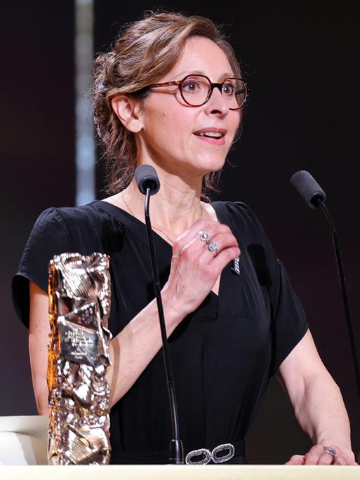Die französische Regisseurin Carine Tardieu bei der 51. Verleihung der César-Filmpreise am 26. Februar 2026 im Olympia-Theater in Paris, wo sie den Preis für den besten Film gewonnen hat.
