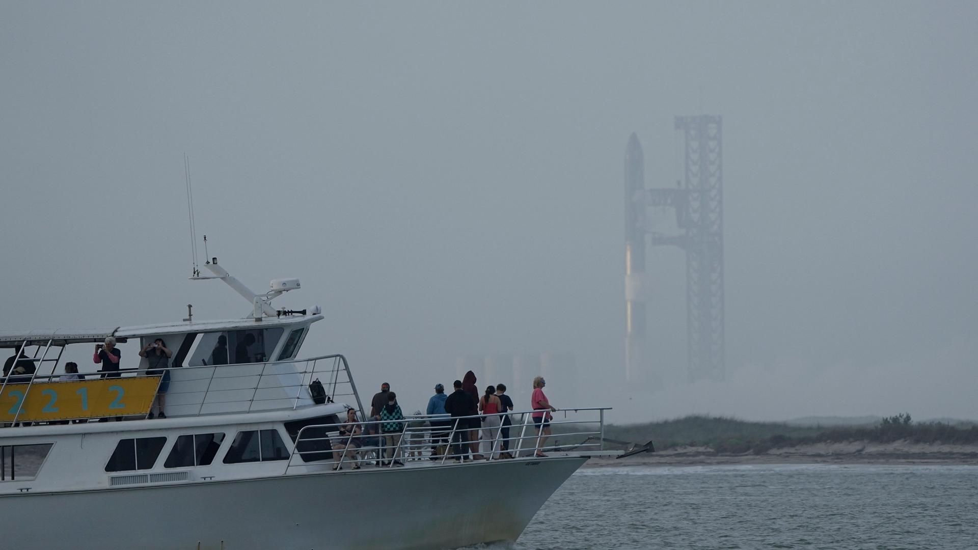 Texas, Boca Chica: SpaceX's Starship-Rakete startet.