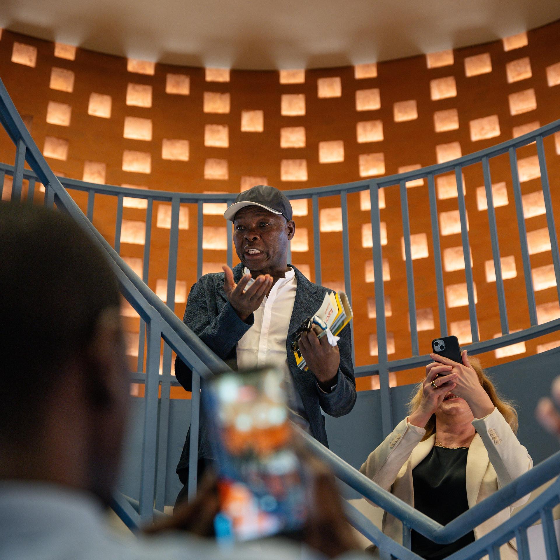 Francis Kéré: "Building Stories" - Architektur, die über Menschen, Glück und Zufälle spricht Francis Kéré: