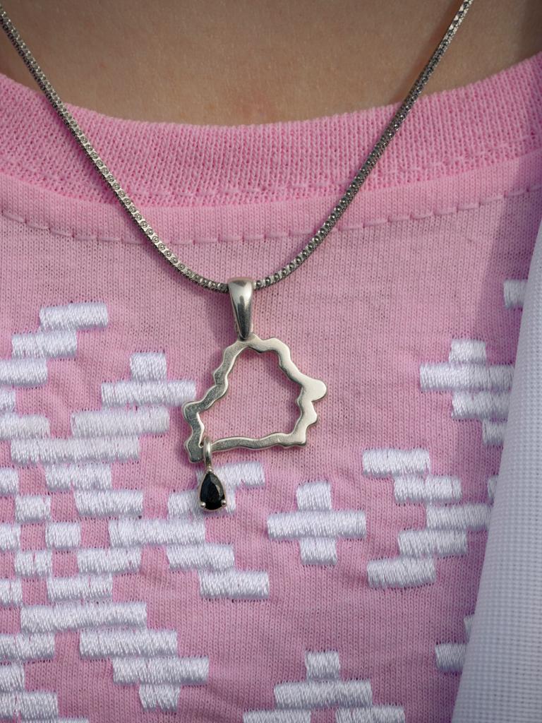 Die Umrisse von Belarus als Kettenanhänger. Die Umrisse von Belarus als Kettenanhänger.