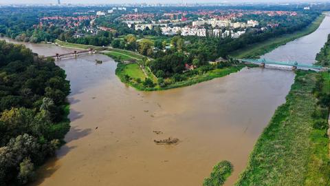 Breslau: Hohe Wasserstände der Oder in der Nähe des Opatowicki-Wehrs.