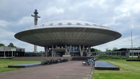 Die futuristische Form des Evoluon soll an ein außerirdisches Raumschiff erinnern