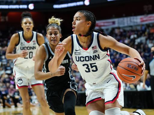 Azzi Fudd (r.) von der University of Connecticut ist laut NBA-Star Stepen Curry das kommende Gesicht des Frauen-Basketballs.
