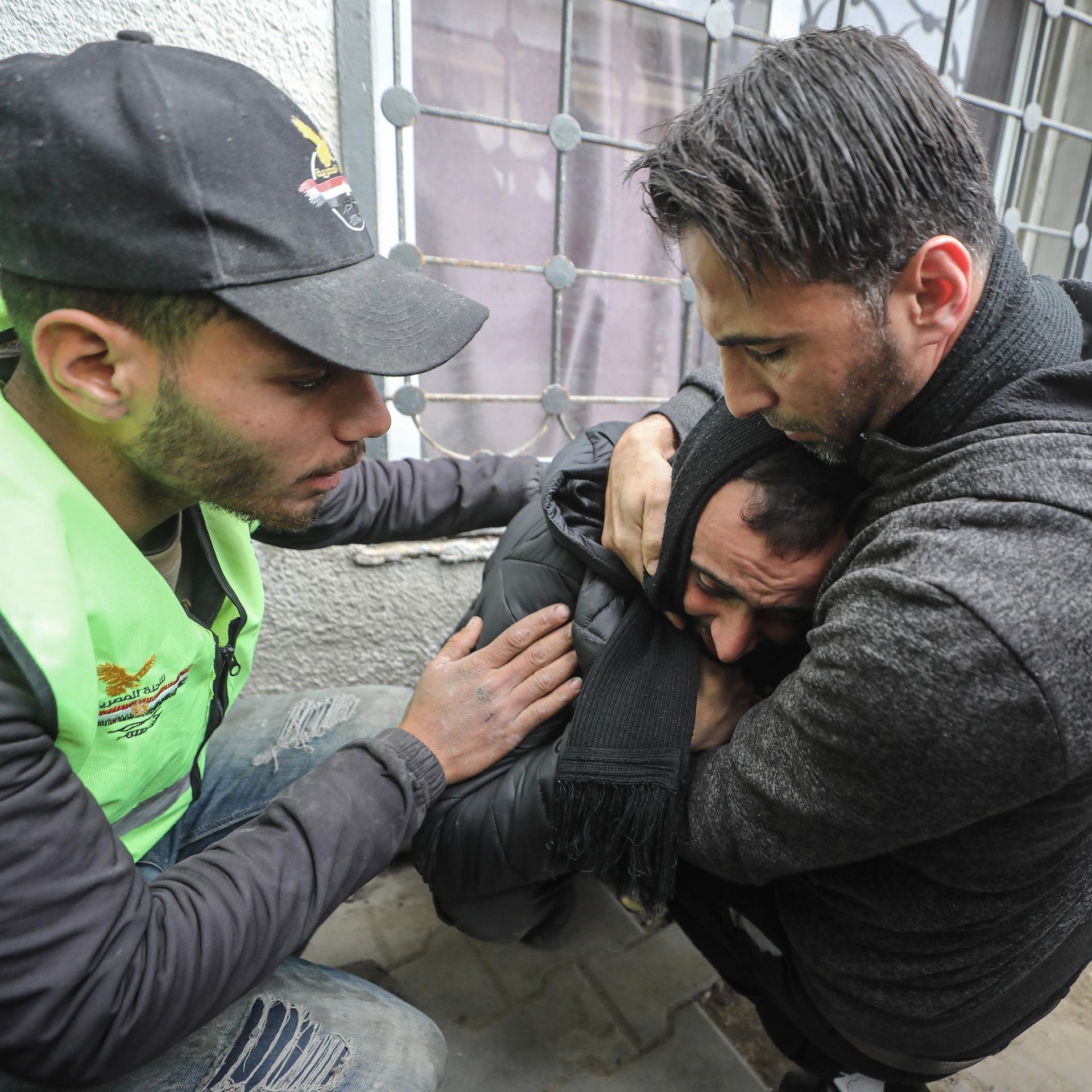 Nahost - Palästinensische Angaben: Mehrere Tote bei israelischen Angriffen im Gazastreifen - auch Journalisten unter den Opfern