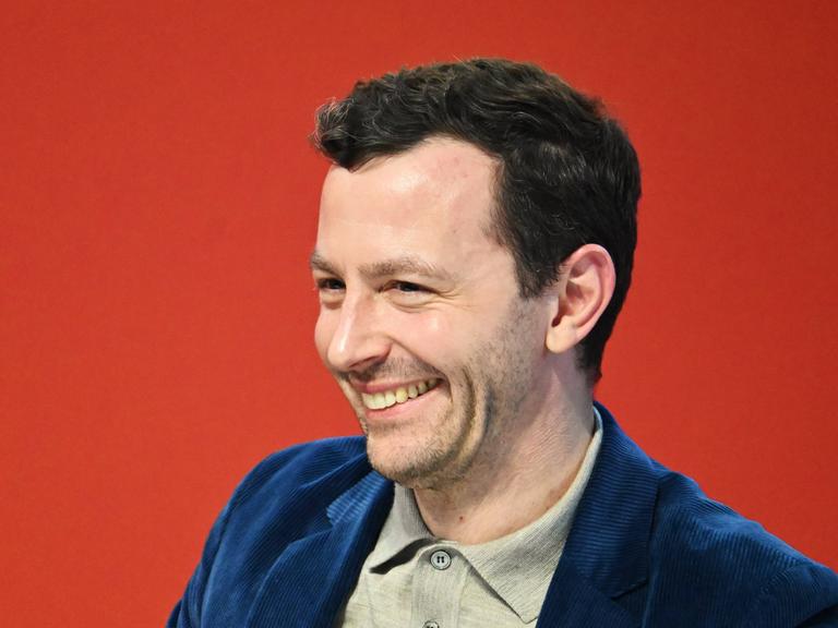Verleger Sebastian Guggolz auf der Leipziger Buchmesse