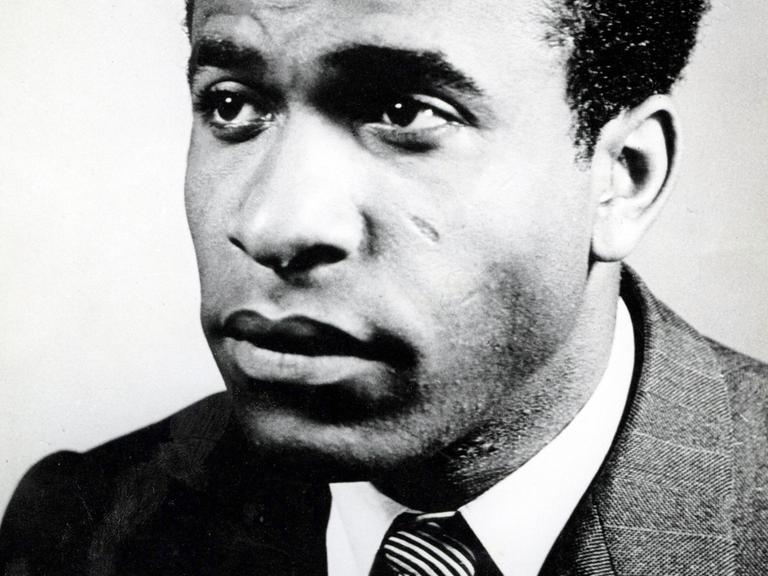 Porträt vom Psychoanalytiker und Psychiater Frantz Fanon (1925-1961).