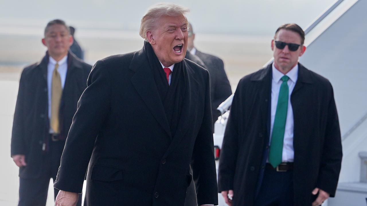 Präsident Donald Trump nach Verlassen der Air Force One am 21.1.2026 auf dem Flughafen in Zürich