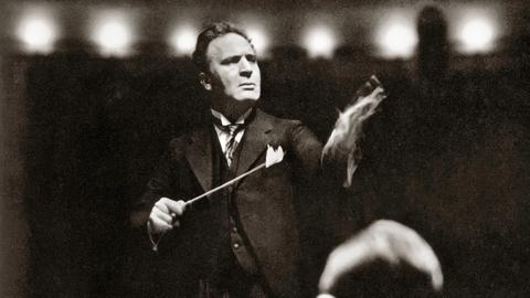 Bruno Walter dirigiert in Berlin - zu sehen auf einem Schwarzweißfoto aus etwa dem Jahr 1929.