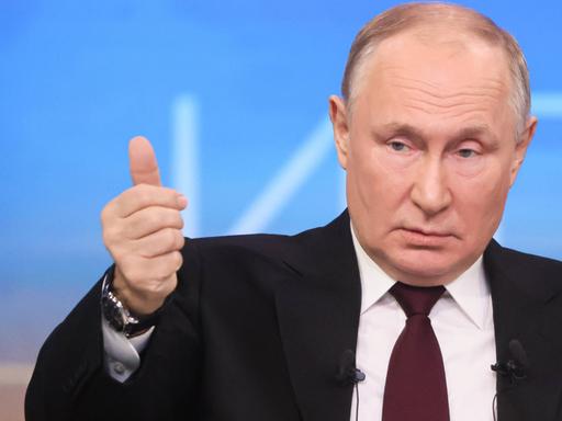Russlands Präsident Vladimir Putin bei einer Pressekonferenz