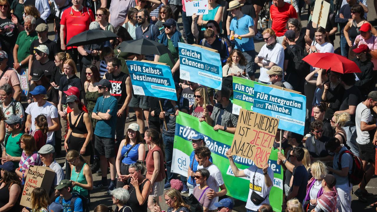 Sachsen und Thüringen - Zehntausende bei Demonstrationen gegen ...