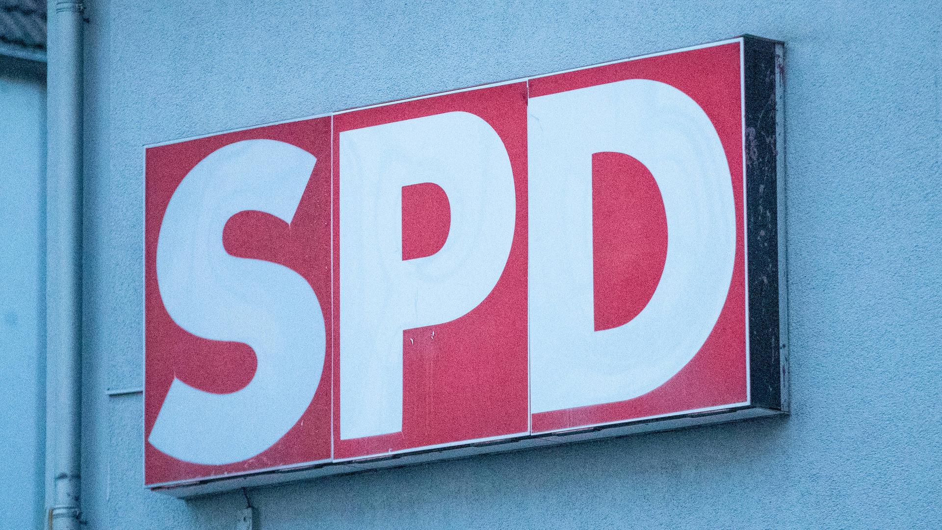SPD-Logo auf einem Gebäude in Köln (Symbolbild).