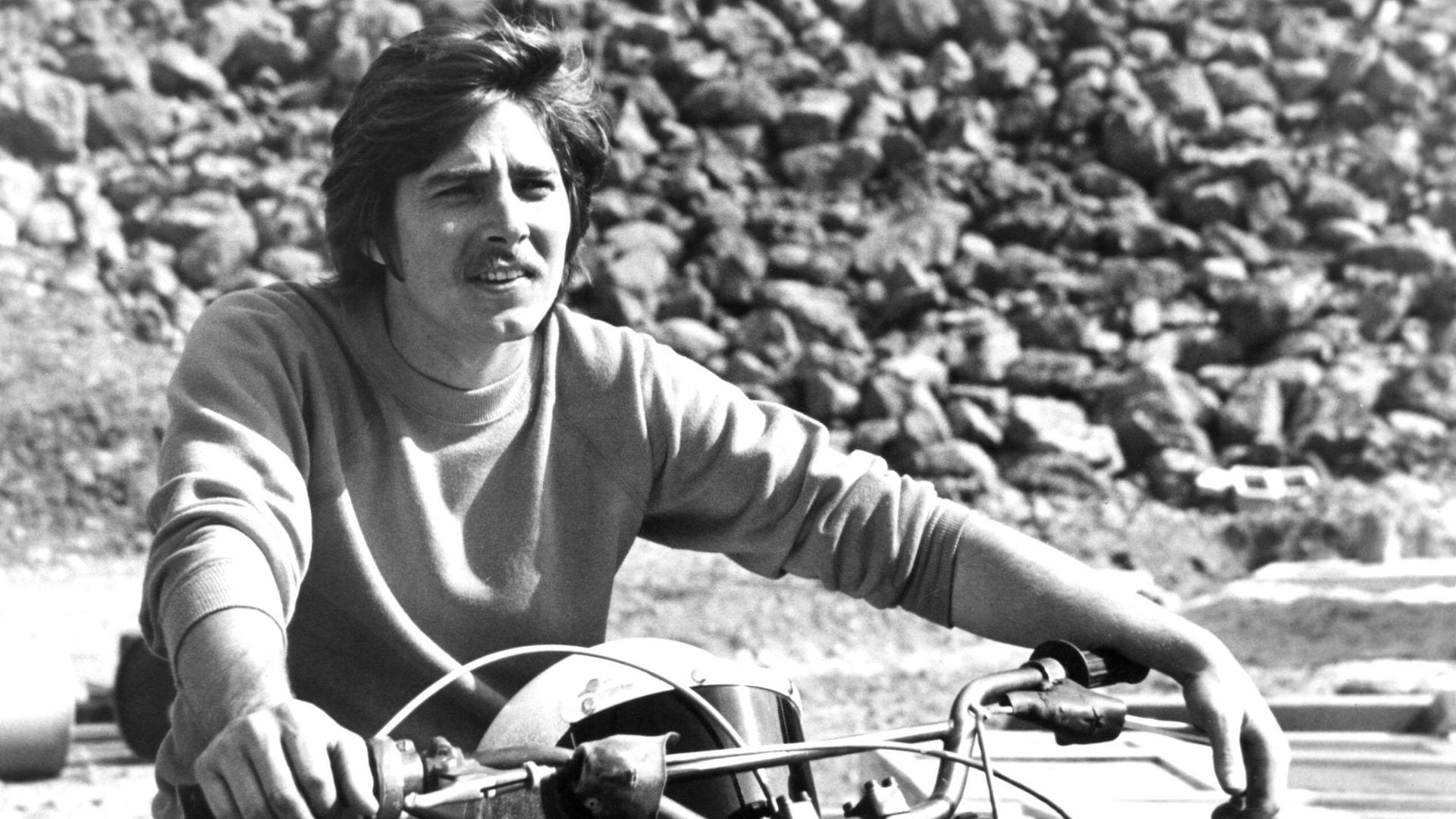 Bobby Sherman in der 1972 ausgestrahlten Fernsehserie „The Thundermakers”. Bobby Sherman in der 1972 ausgestrahlten Fernsehserie „The Thundermakers”.