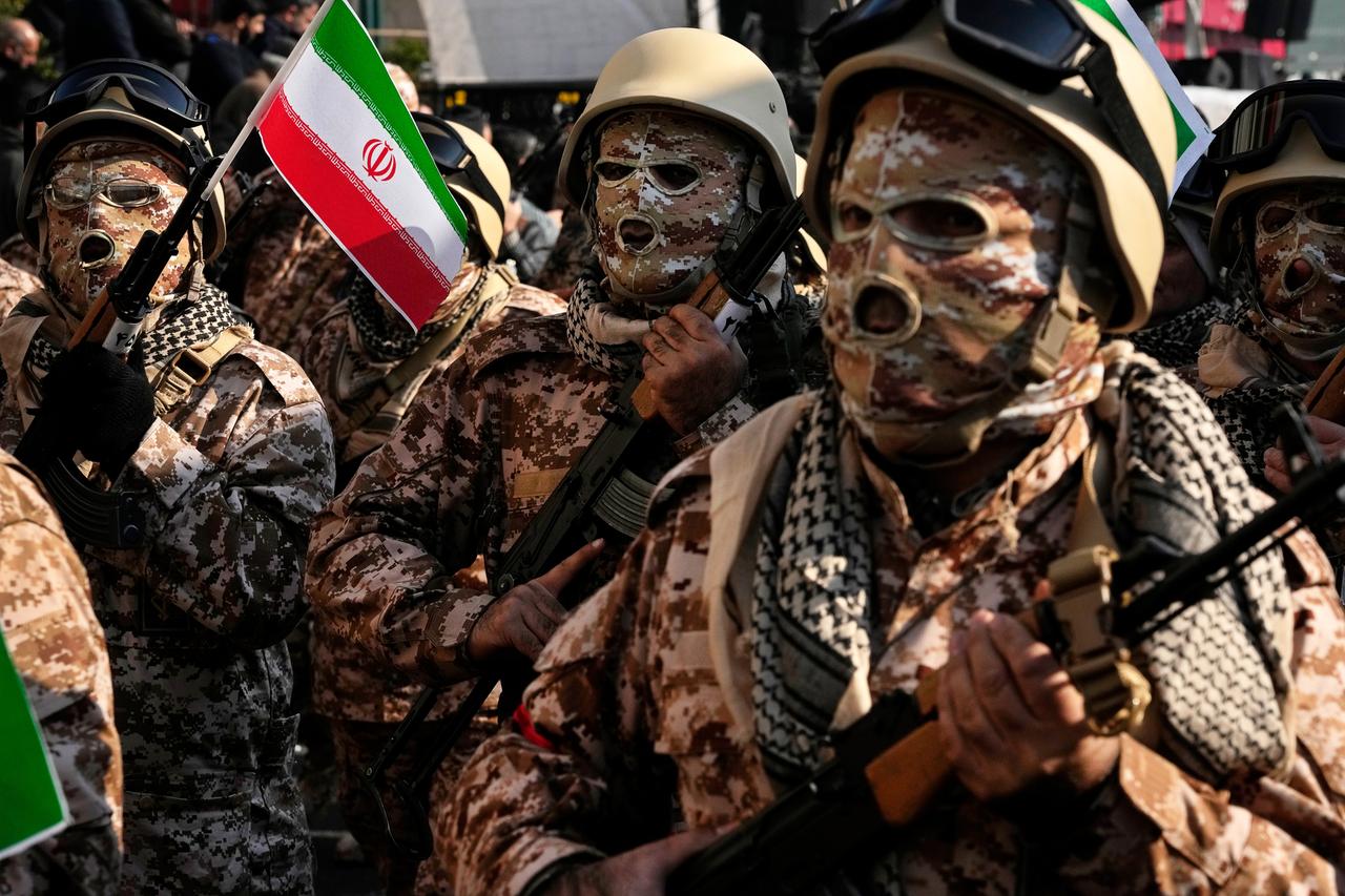 Zu sehen sind Mitglieder der paramilitärischen Basidsch-Kräfte im Iran.