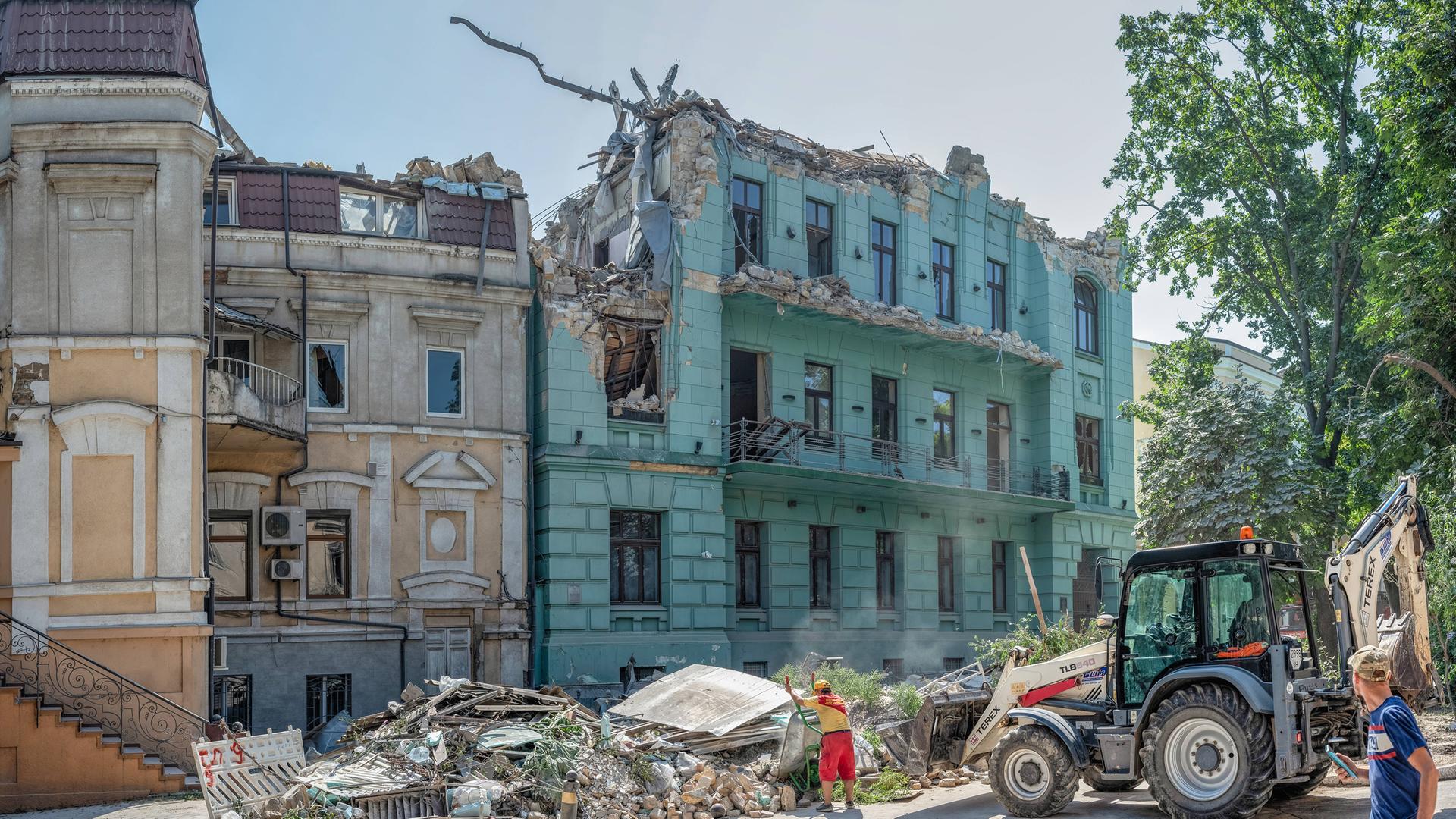 Von einer russischen Rakete beschädigtes Gebäude im UNESCO-geschützten historischen Zentrum von Odessa, Ukraine, 2023.