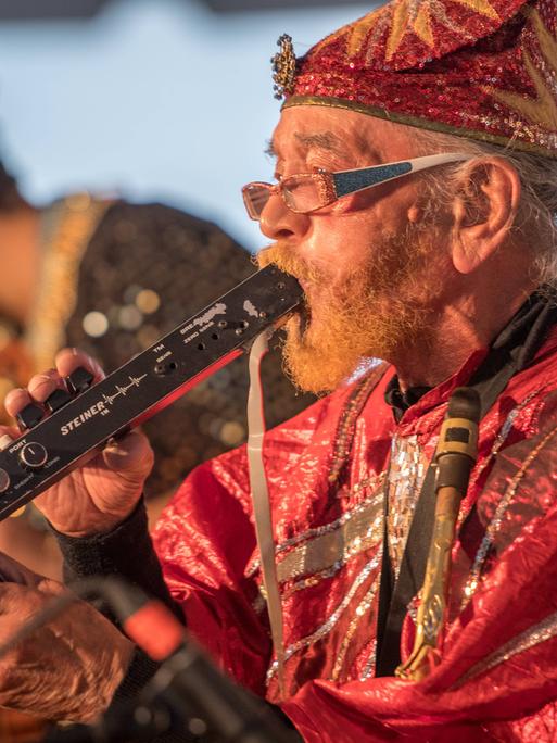 Marshall Allen, der Bandleader des Sun Ra Arkestra beim National Folk Life Festival, Greensboro, North Carolina.