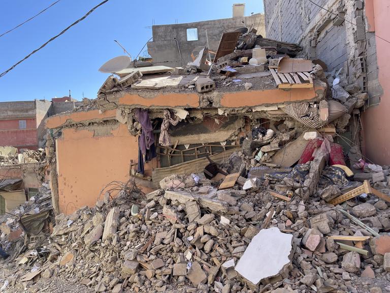 Ein zerstörtes Gebäude in Marrakesch