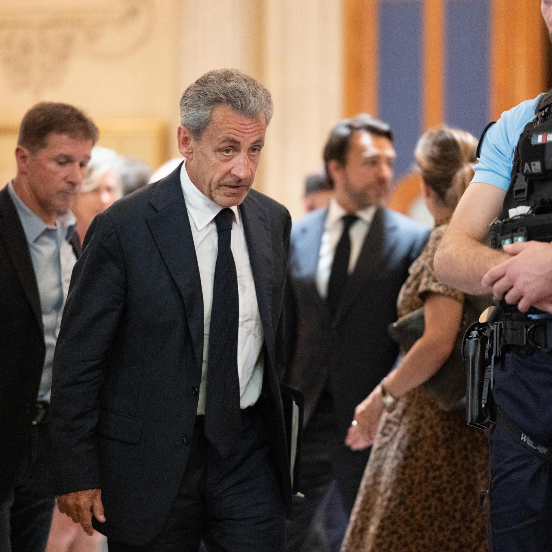 Ehemaliger französischer Präsident Nicolas Sarkozy beim Berufungsverfahren in einem Gericht in Paris