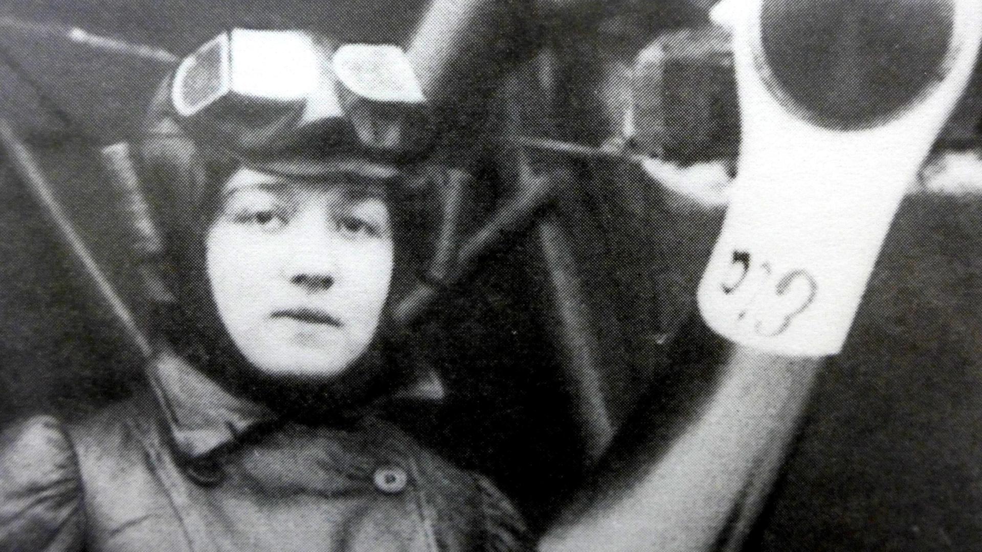 Foto von Melli Beese (1886-1925), Deutschlands erste Pilotin und Motorfliegerin, zu einer Ausstellung im Heimatmuseum Treptow, Berlin, 27.9.2018 Foto von Melli Beese (1886-1925), Deutschlands erste Pilotin und Motorfliegerin, zu einer Ausstellung im Heimatmuseum Treptow, Berlin, 27.9.2018