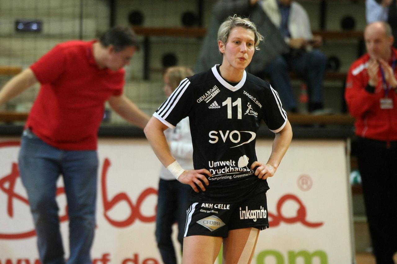 Handball-Spielerin Jolanda Bombis-Robben (SVG Celle) ist unzufrieden (Archivbild 2015)