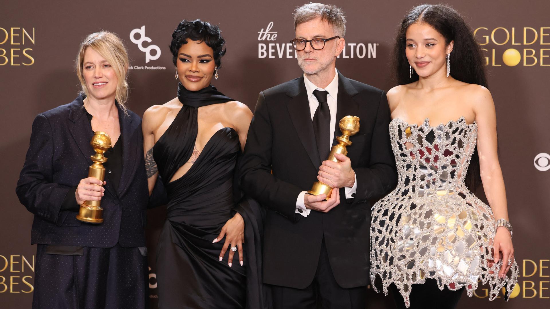 Golden Globes für „One Battle After Another“: Die US-amerikanische Filmproduzentin Sara Murphy, Schauspielerin Teyana Taylor, Filmemacher Paul Thomas Anderson und Schauspielerin Chase Infiniti, posieren in Beverly Hills, Kalifornien.