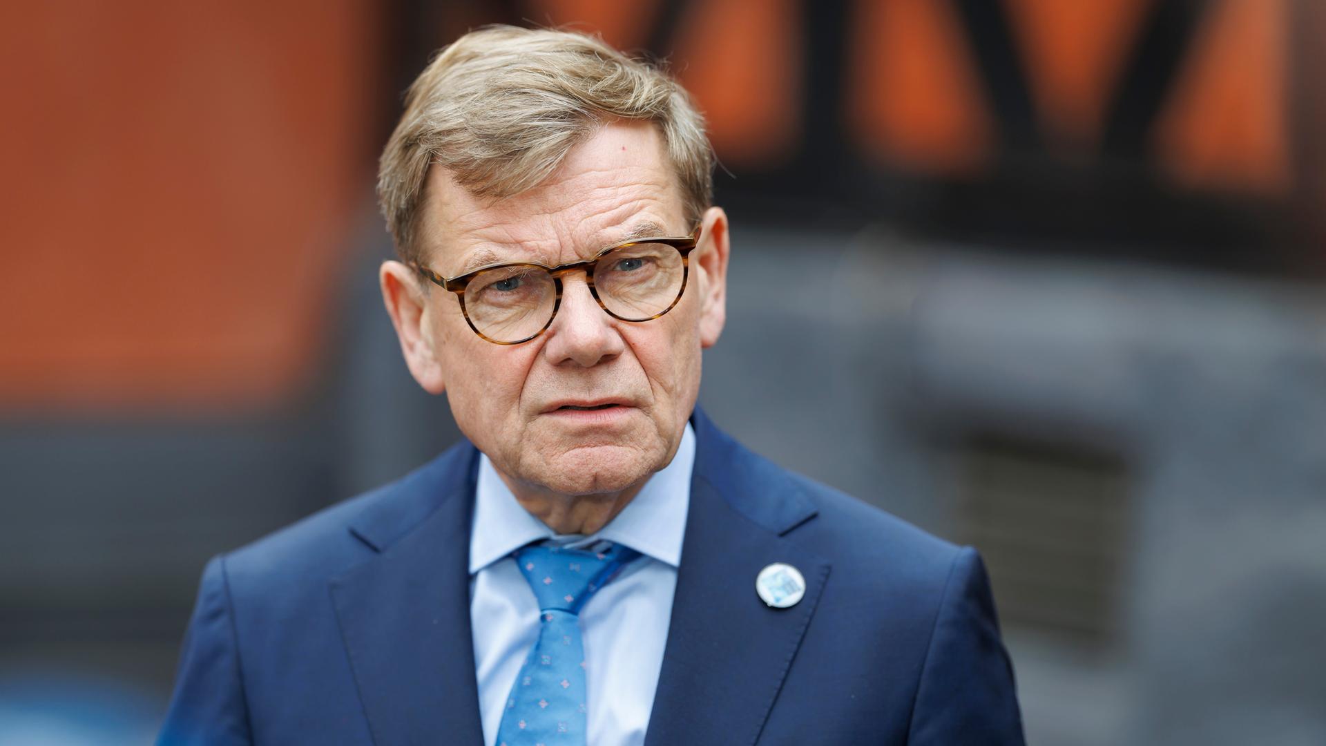 Johann Wadephul spricht beim NATO-Außenministertreffen in Helsingborg in Mikrofone von Fernsehsendern. Johann Wadephul spricht beim NATO-Außenministertreffen in Helsingborg in Mikrofone von Fernsehsendern.