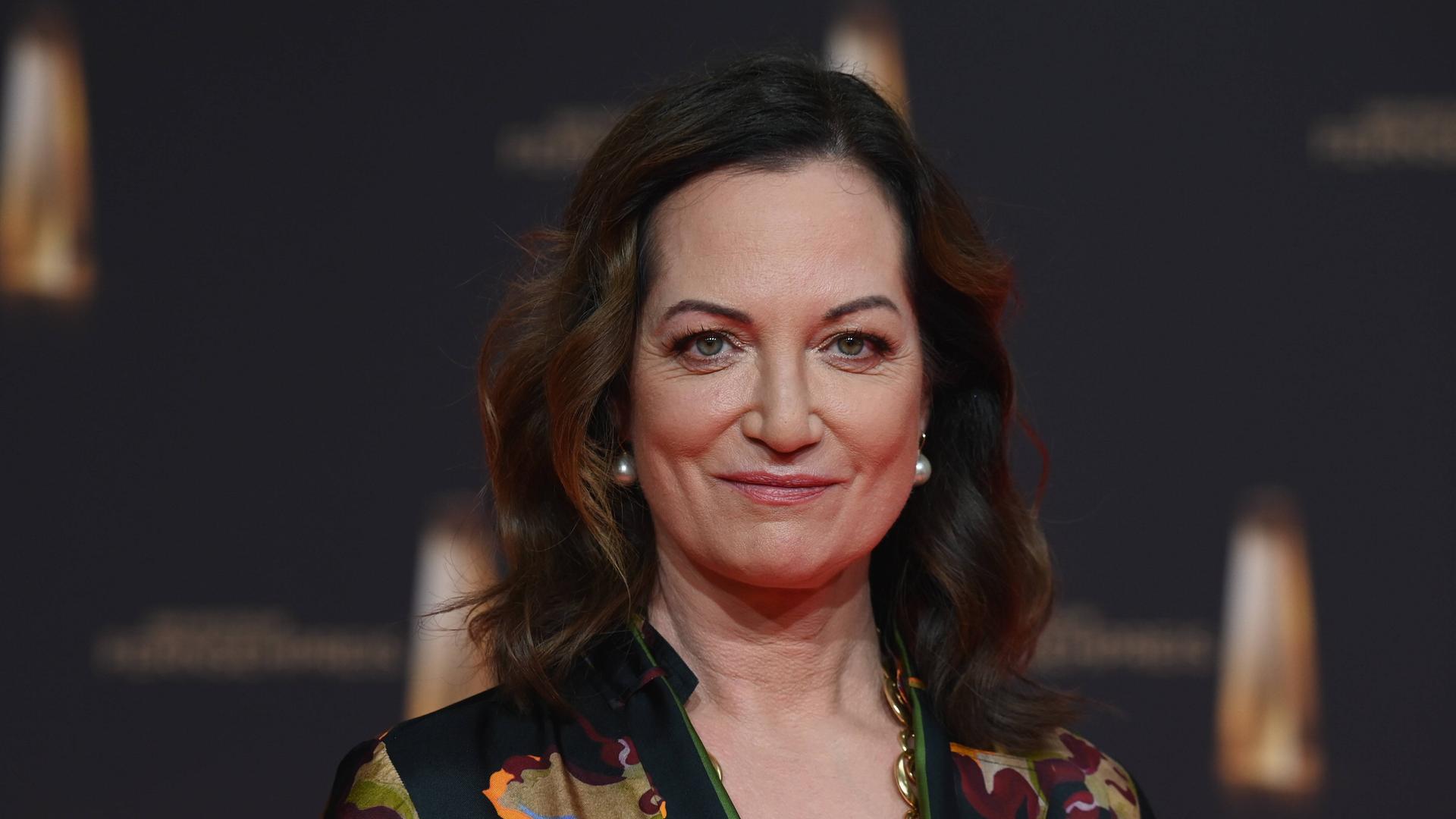 Schauspielerin Natalia Wörner kommt zur Gala und Verleihung des Deutschen Fernsehpreis in Köln.