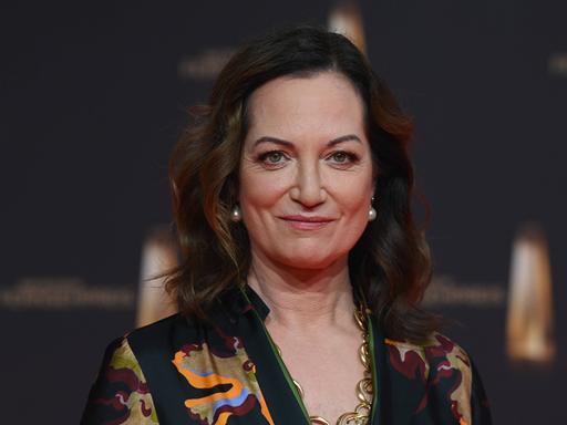 Schauspielerin Natalia Wörner kommt zur Gala und Verleihung des Deutschen Fernsehpreis in Köln.