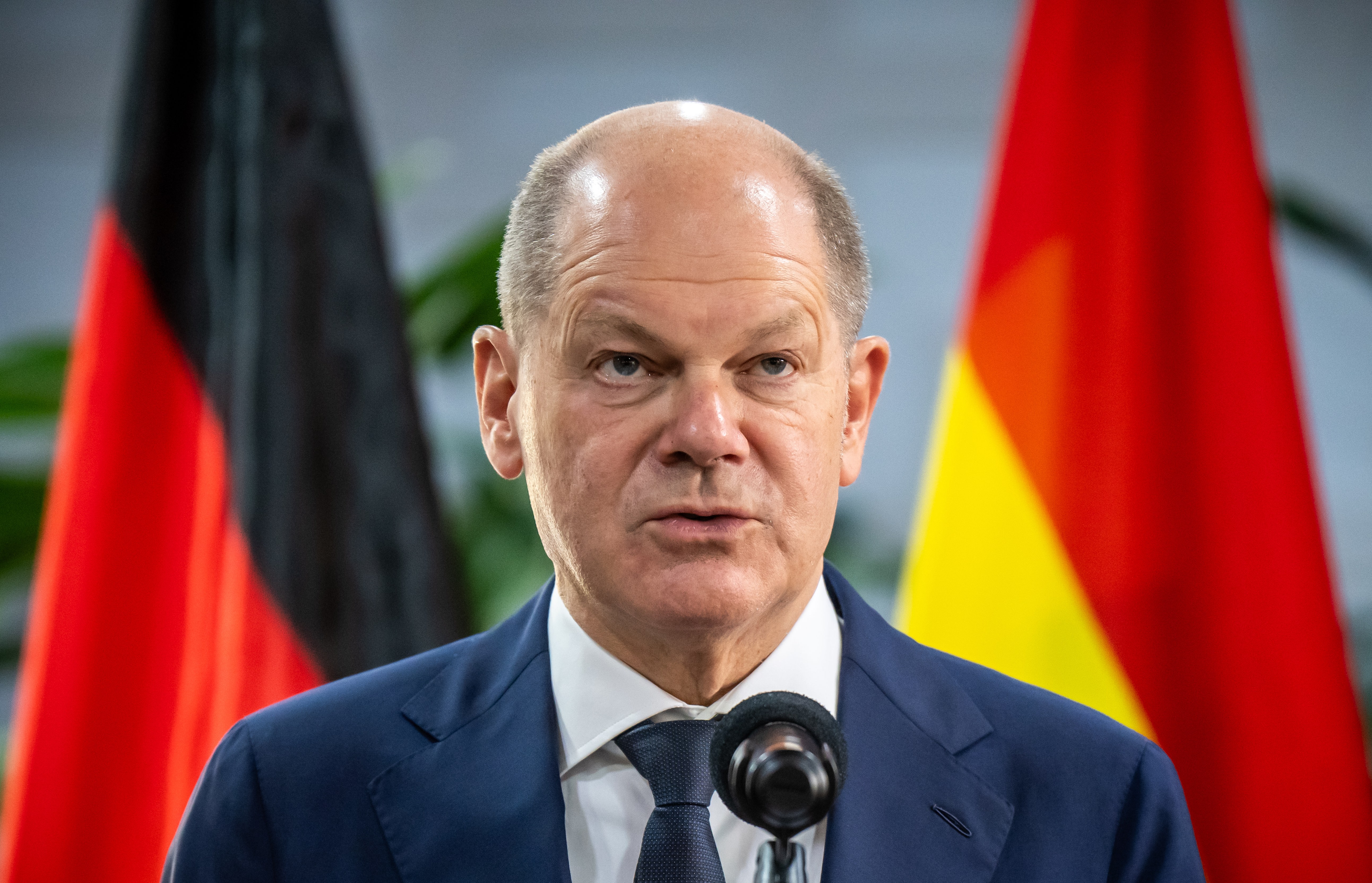 Migrationsdebatte - Bundeskanzler und Innenministerin schauen kritisch auf Forderung nach Asylzentren in Drittstaaten - Vorstoß aus CDU und FDP