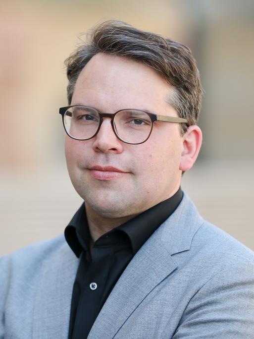 Der Generaldirektor der Chemnitzer Kunstsammlungen, Frédéric Bußmann.