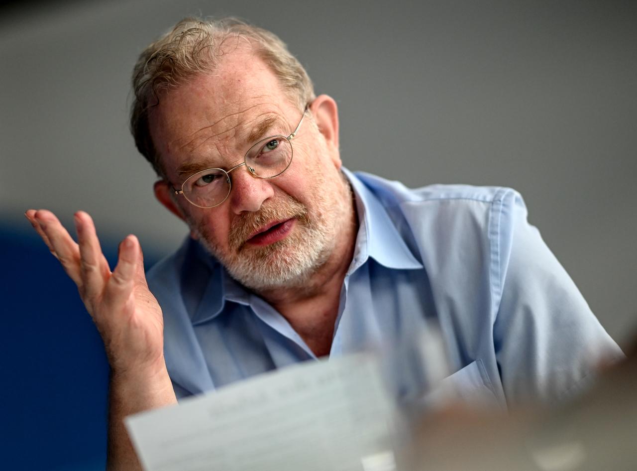 Stefan Wolle ist Historiker mit Schwerpunkt DDR-Forschung