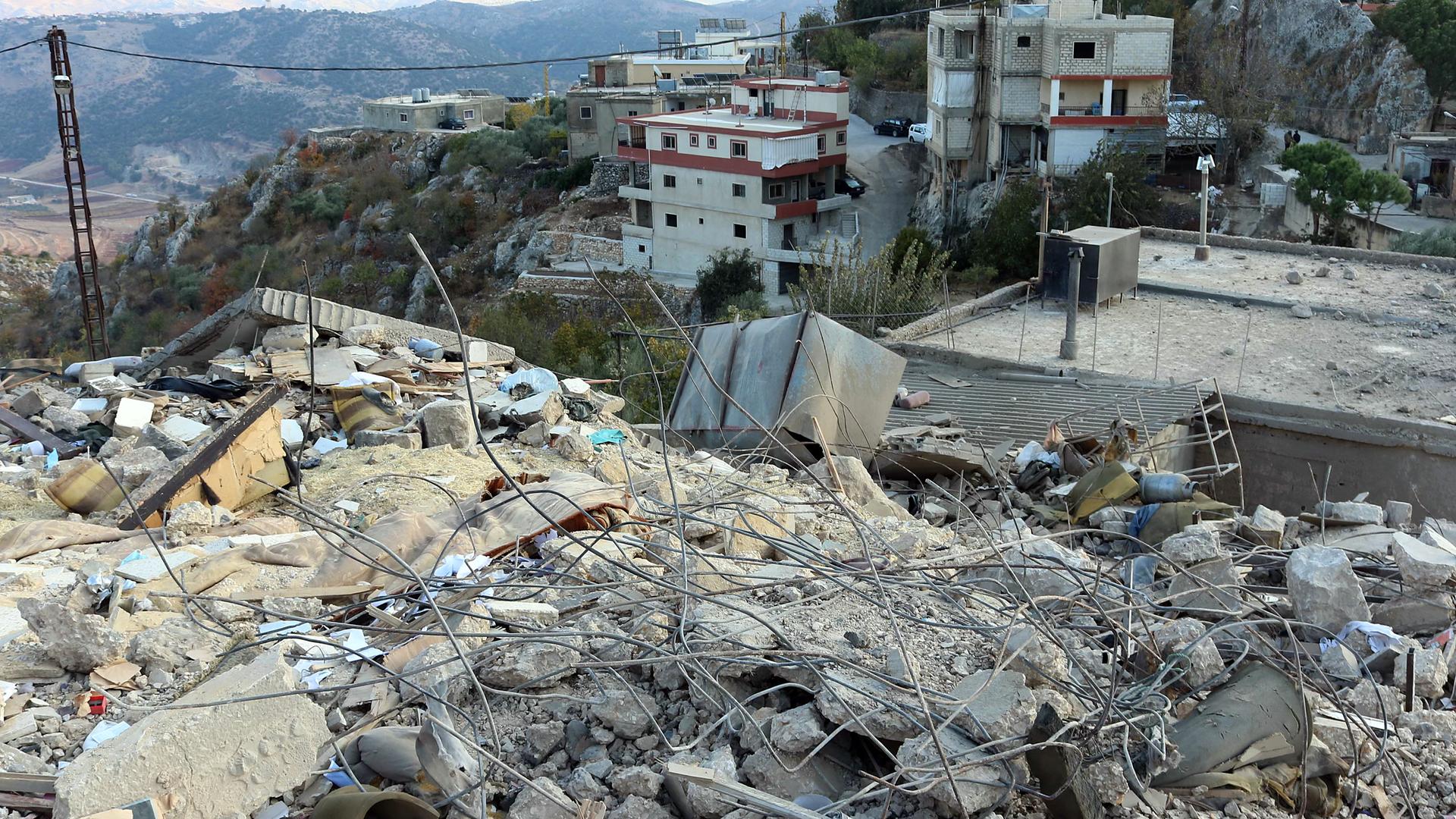 Das Bild zeigt Zerstörungen in einem Dorf in der östlichen Bekaa-Ebene im Libanon.