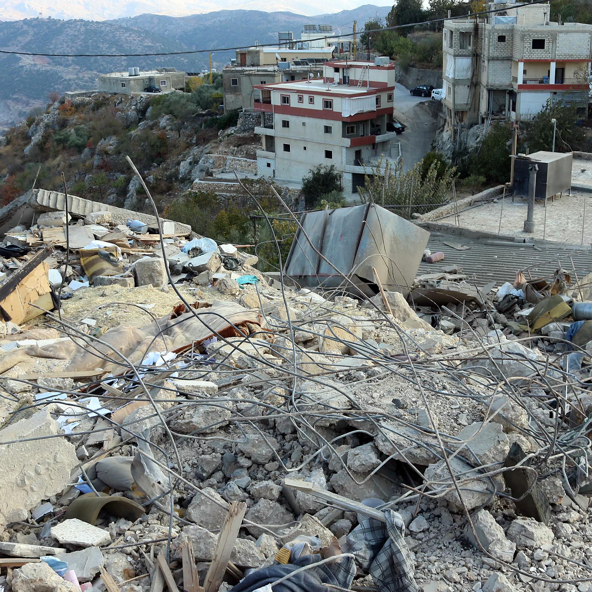Das Bild zeigt Zerstörungen in einem Dorf in der östlichen Bekaa-Ebene im Libanon.