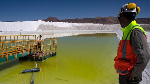 Gewinnung von Lithium in der Atacama-Wüst in Chile.