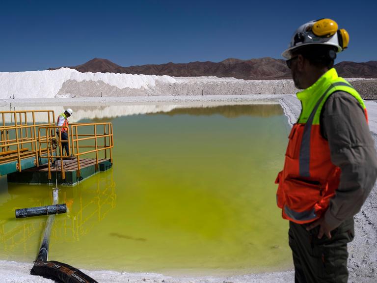 Gewinnung von Lithium in der Atacama-Wüst in Chile.