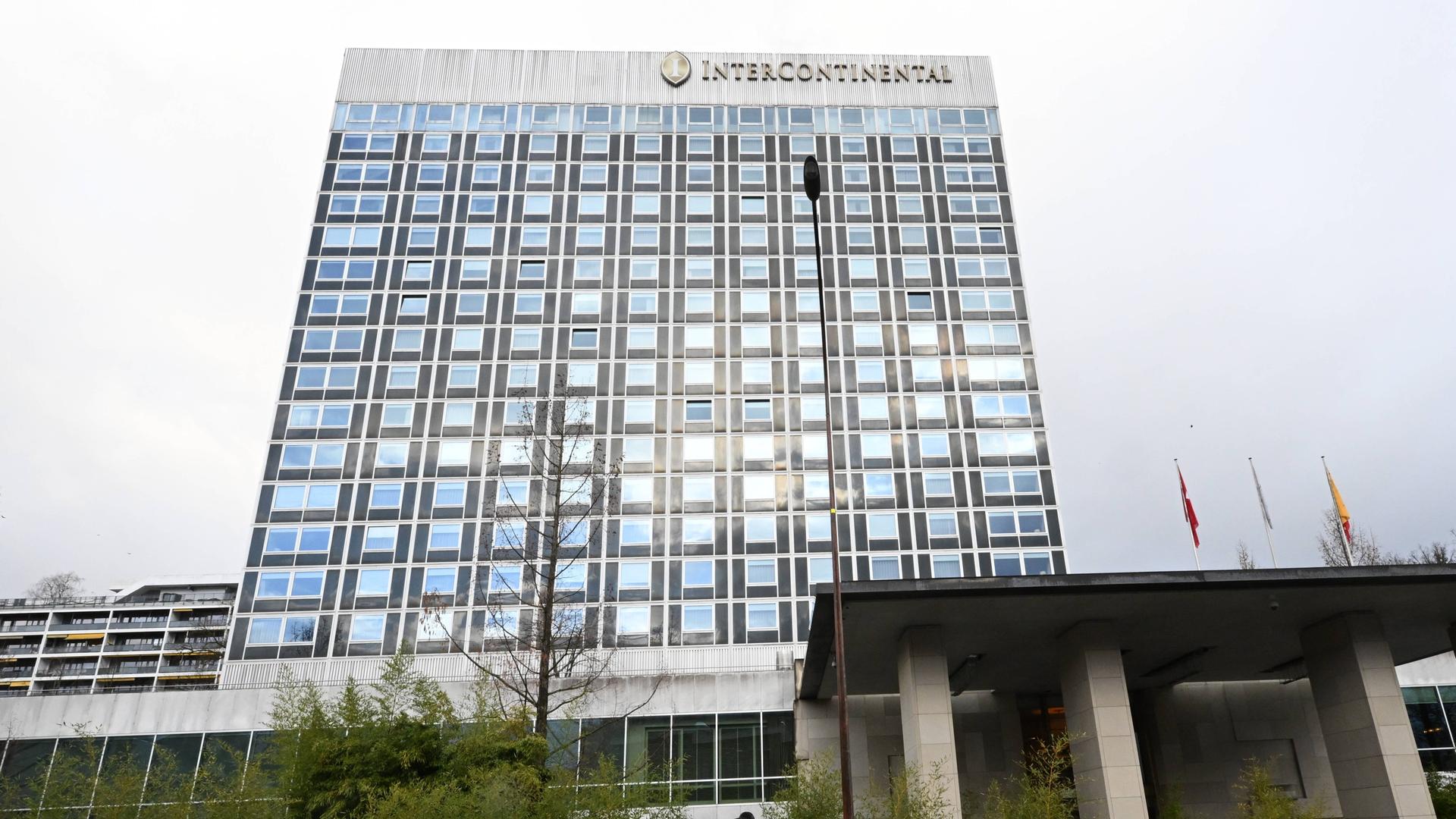 Blick auf das Hotel Intercontinental in Genf, in dem die Ukraine-Gespräche stattfinden sollen.