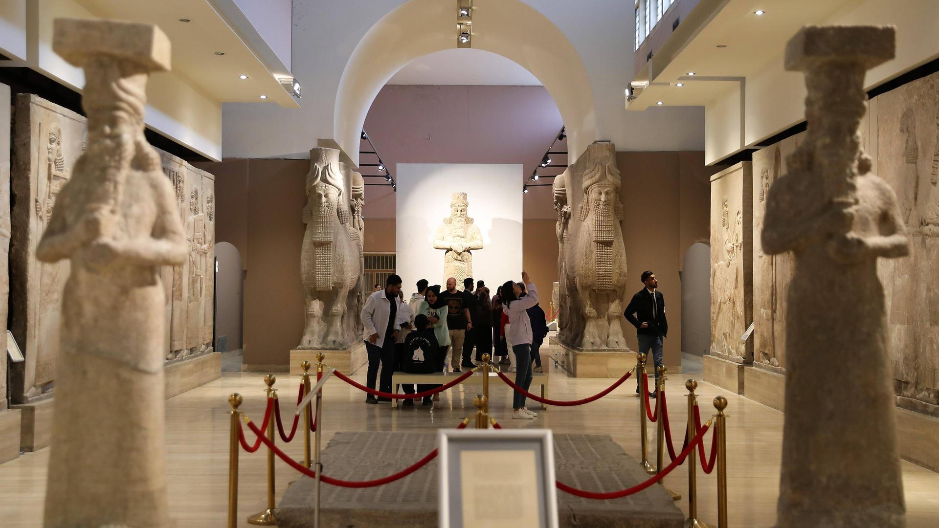 Innenansicht des Nationalmuseums in Baghdad im Irak. Innenansicht des Nationalmuseums in Baghdad im Irak.
