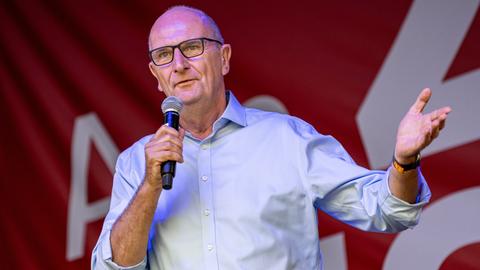 Dietmar Woidke (SPD), Brandenburgs Ministerpräsident, spricht bei einer Veranstaltung.
