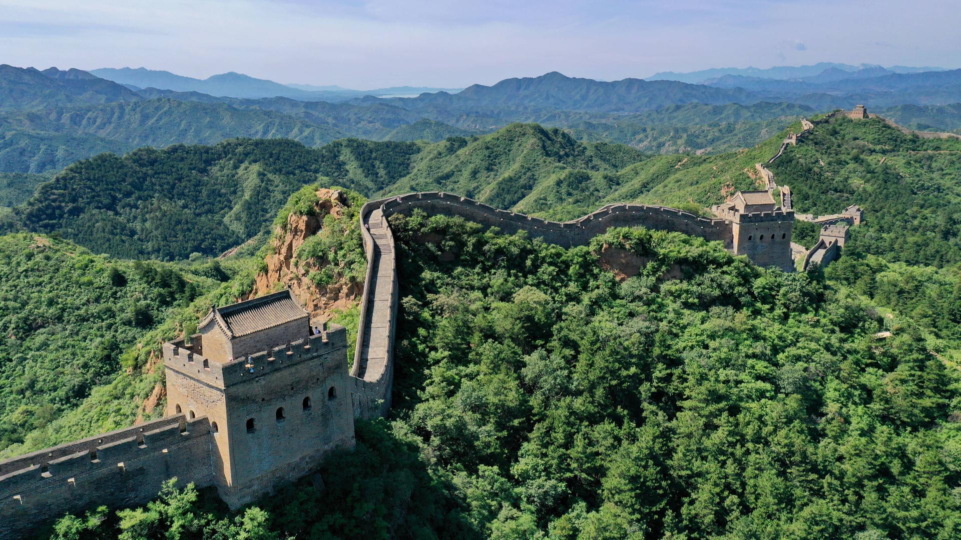 China: Teil der Chinesischen Mauer in Luanping.