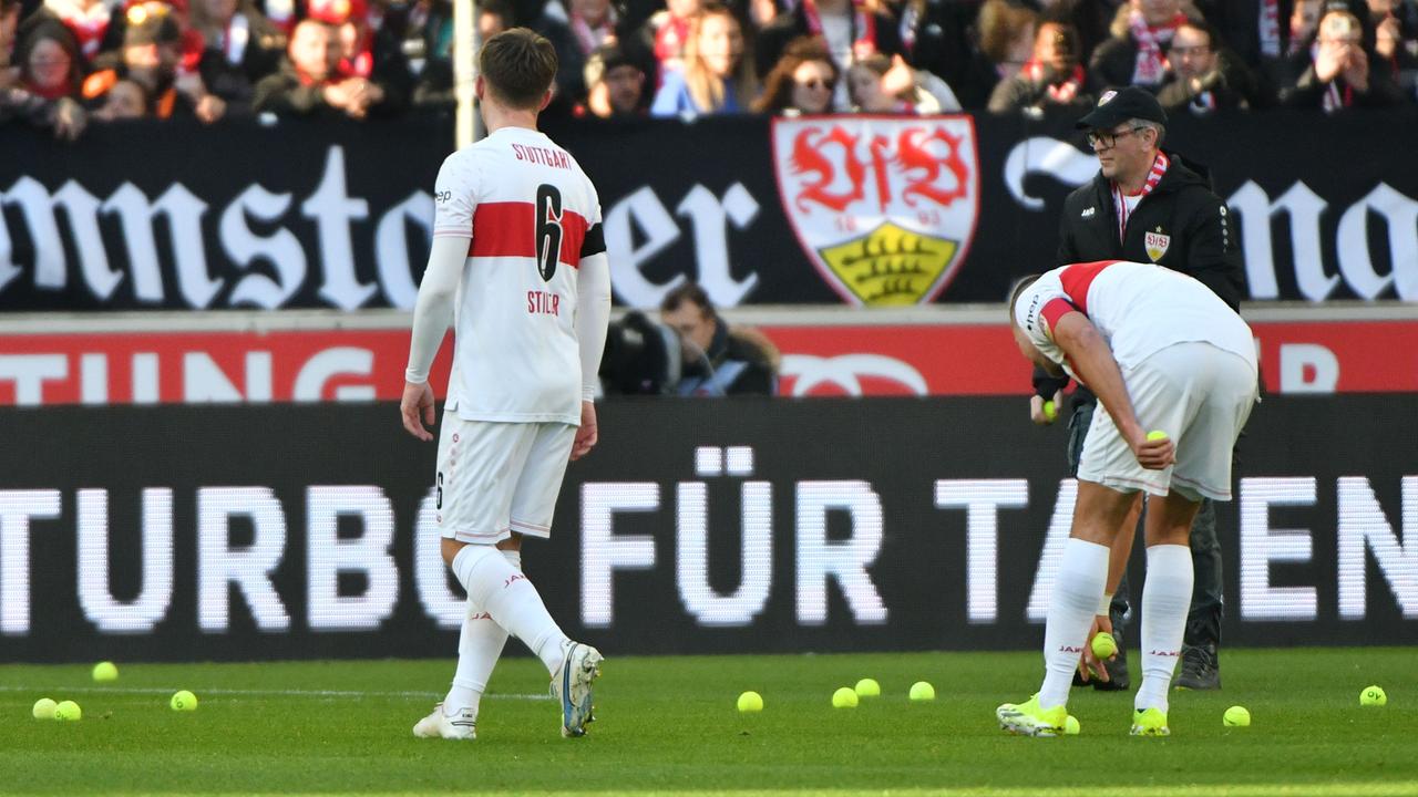 Deutsche Fußball Liga - Fan-Vertreter Verteidigt Proteste Gegen ...