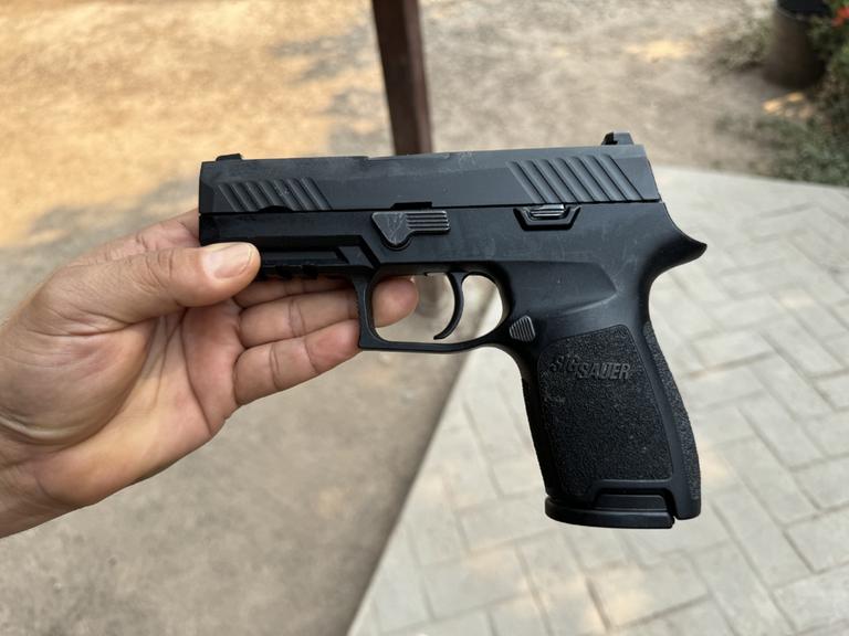 Eine Pistole der Marke Sig Sauer