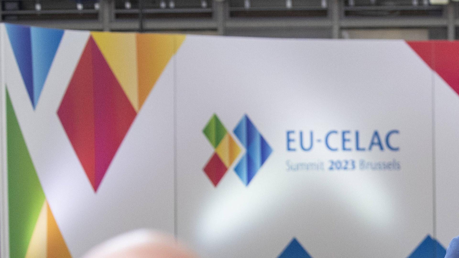 Das Logo des diesjährigen EU-Gipfeltreffens mit der Gemeinschaft der Lateinamerikanischen und Karibischen Staaten (Celac).