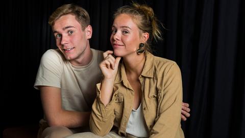 Die Jungschauspielerin Lise Teige mit Tarjei Sandvik Moe, die in der norwegischen Serie "Skam" mitspielen. 