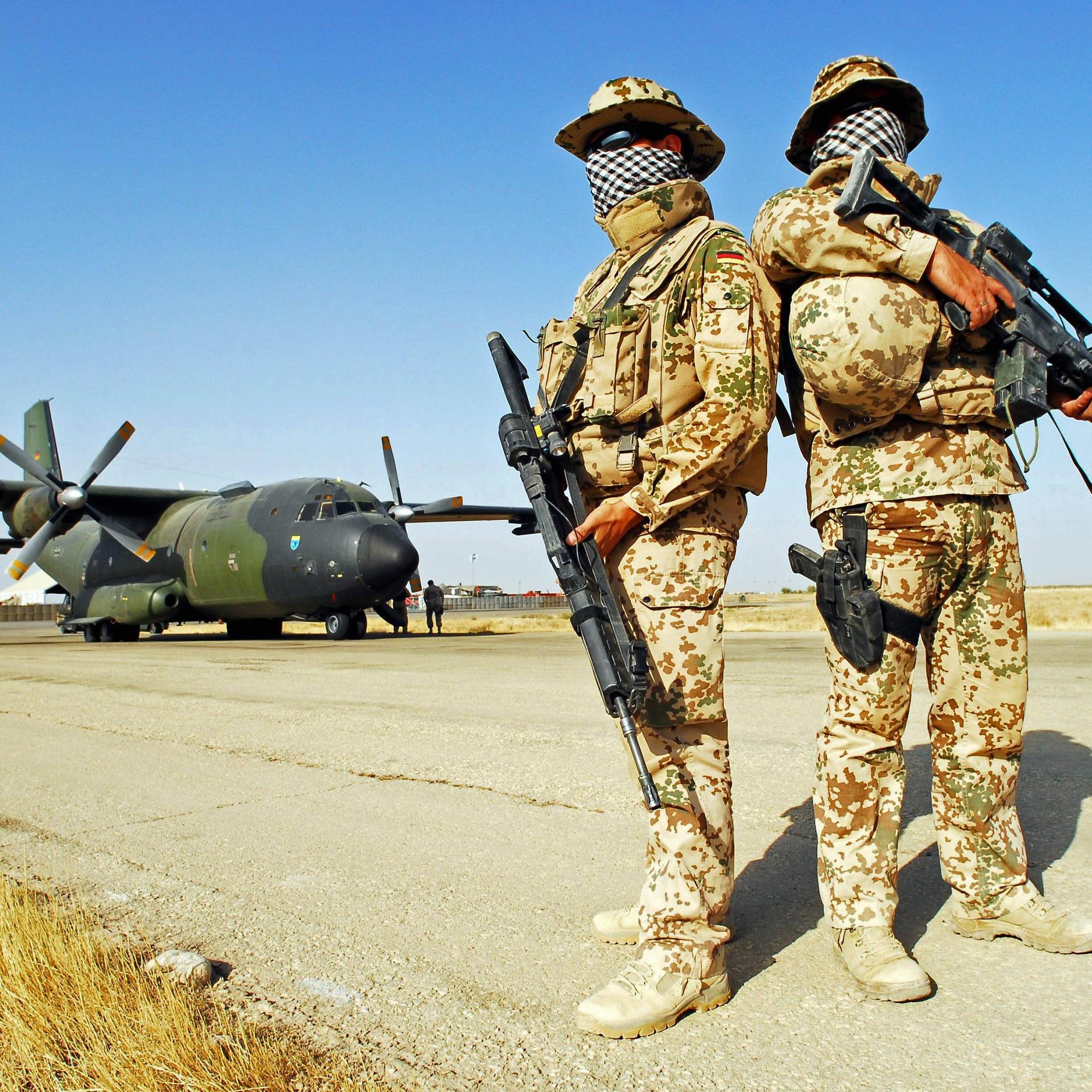 Unser Bild vom deutschen Soldaten - Mörder, Brunnenbauer, Beschützer