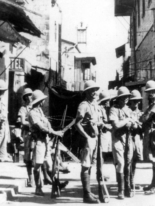 Wache britischer Soldaten 1938 in der Jerusalemer Altstadt.