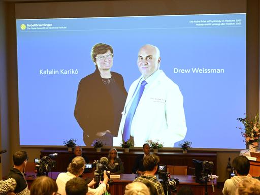 Katalin Kariko and Drew Weissman wird der Nobelreis für Medizin 2023 verliehen.