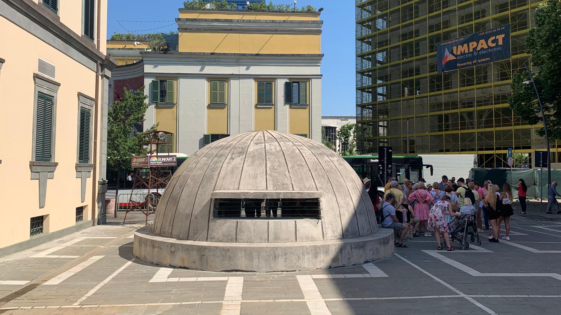 Bunker in der Innenstadt von Tirana