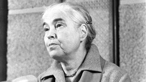 Anna Seghers während einer Lesung in der DDR 1962.